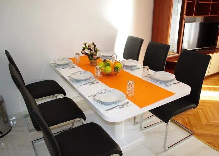 아파트먼트 야스나 *